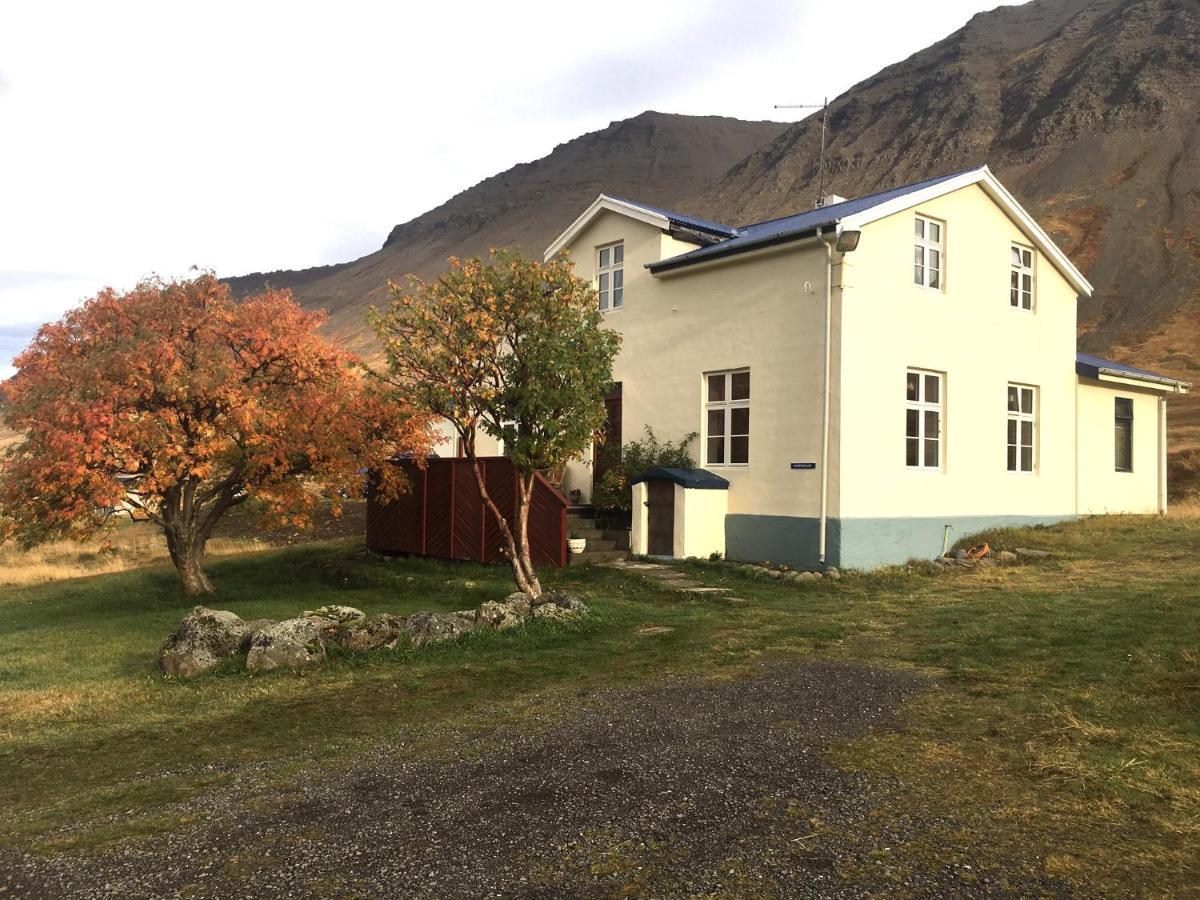 Korpudalur Hi Hostel Flateyri Buitenkant foto