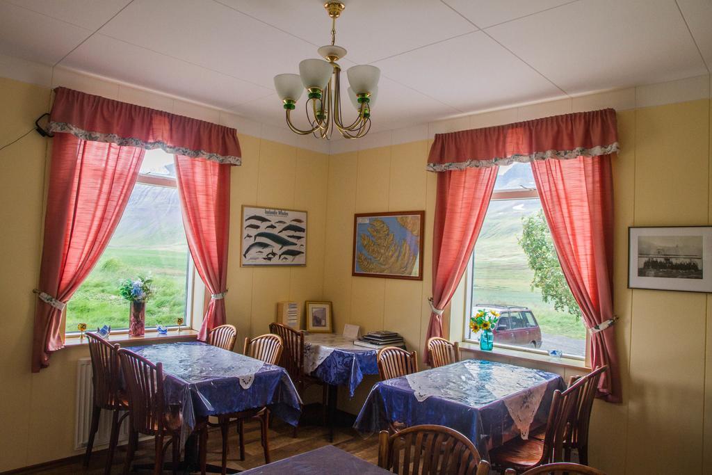 Korpudalur Hi Hostel Flateyri Buitenkant foto